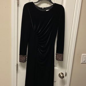 Calvin Klein Black Velvet Long-Sleeve Gown Size 4